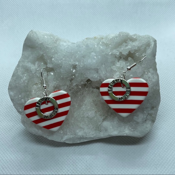 Handmade Candy Cane Heart earrings! - Picture 1 of 3
